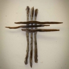 Kreuz,   Betonguss und Eichenholz, 40 cm